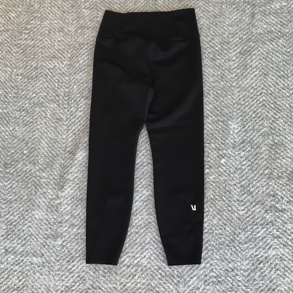 HOT RN 🔥 VUORI BLACK EVOLVE LEGGINGS - Picture 7 of 11